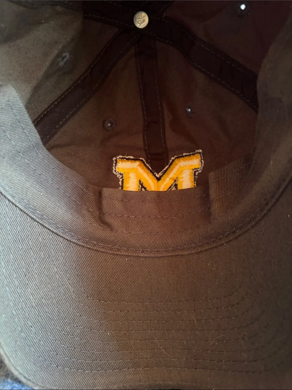 FAN FAVORITE Hat U of M UNIVERSITY of MICHIGAN Cap Cotton Dark Gray Gold Blue